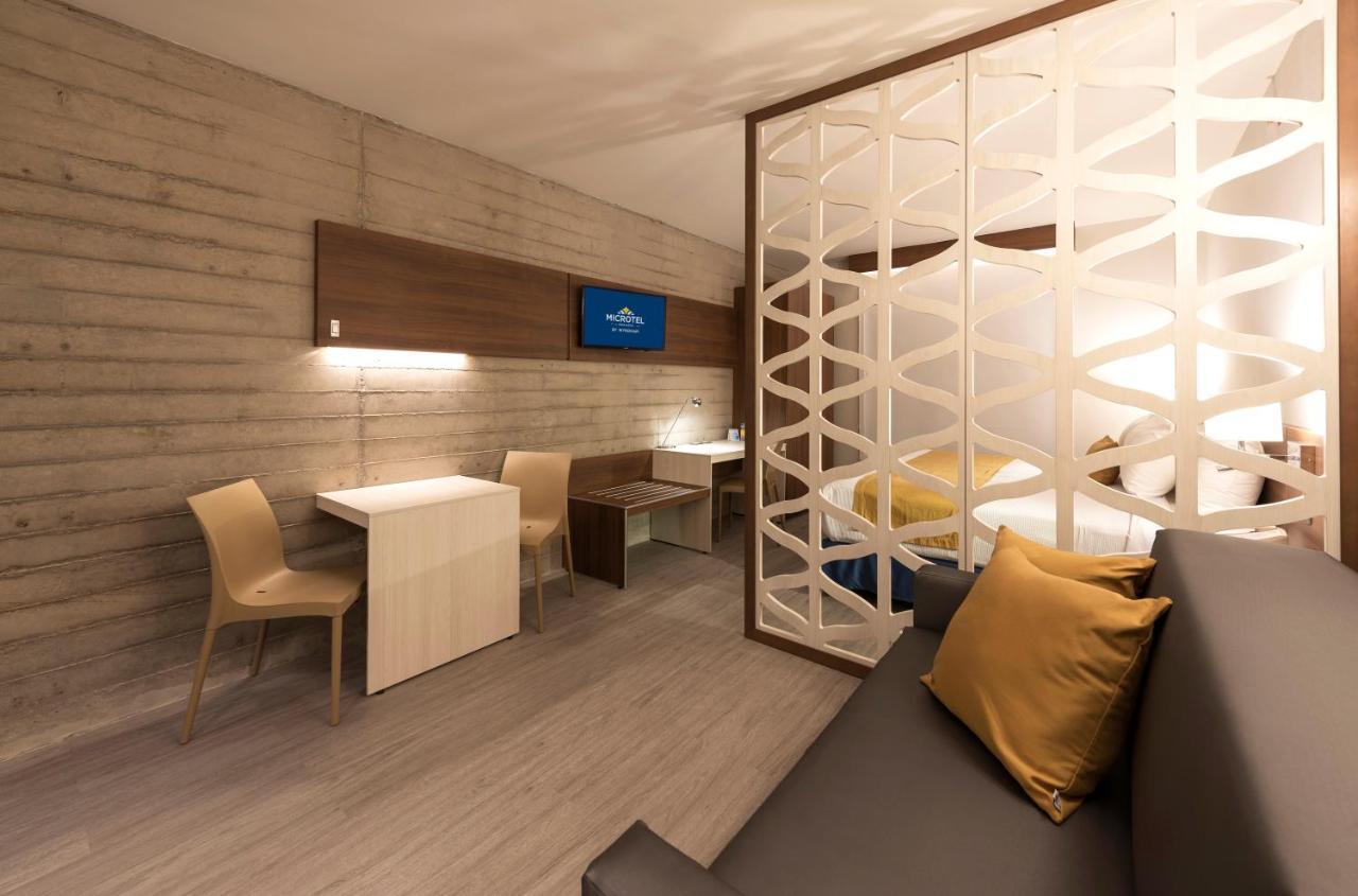 Microtel Inn & Suites By Wyndham Guadalajara Sur Palomar Exterior photo