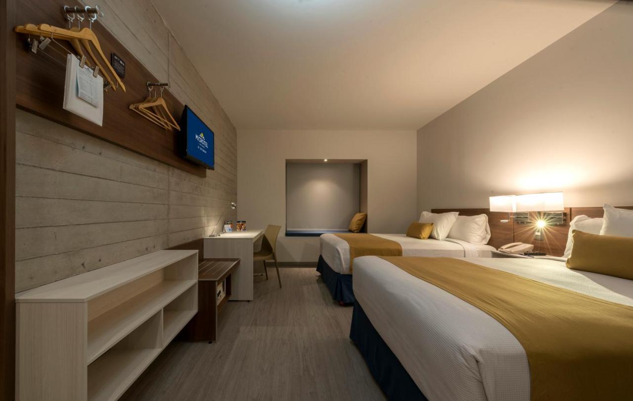 Microtel Inn & Suites By Wyndham Guadalajara Sur Palomar Exterior photo